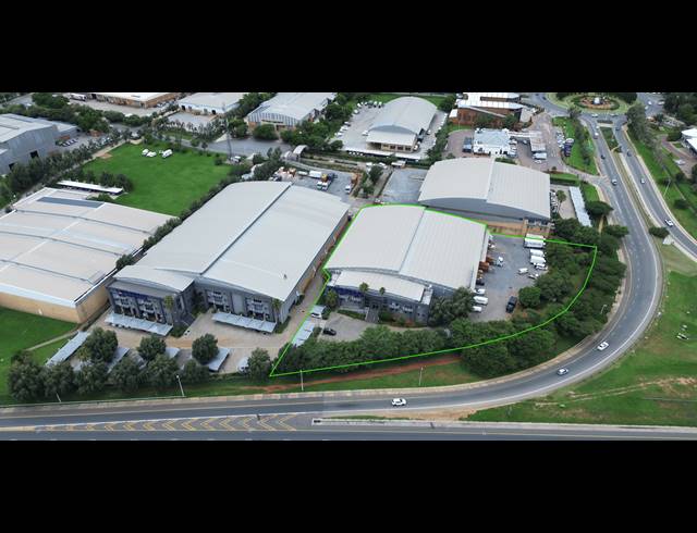 4,286M² WAREHOUSE TO LET IN LONGMEADOW